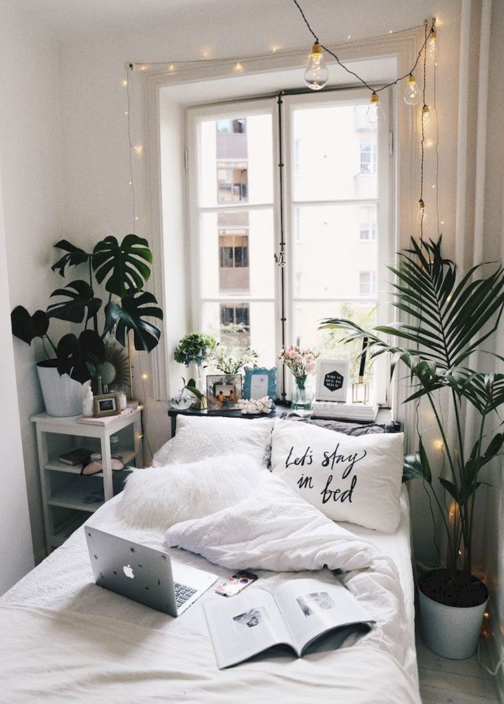 How to Design A Minimalist College Dorm Room