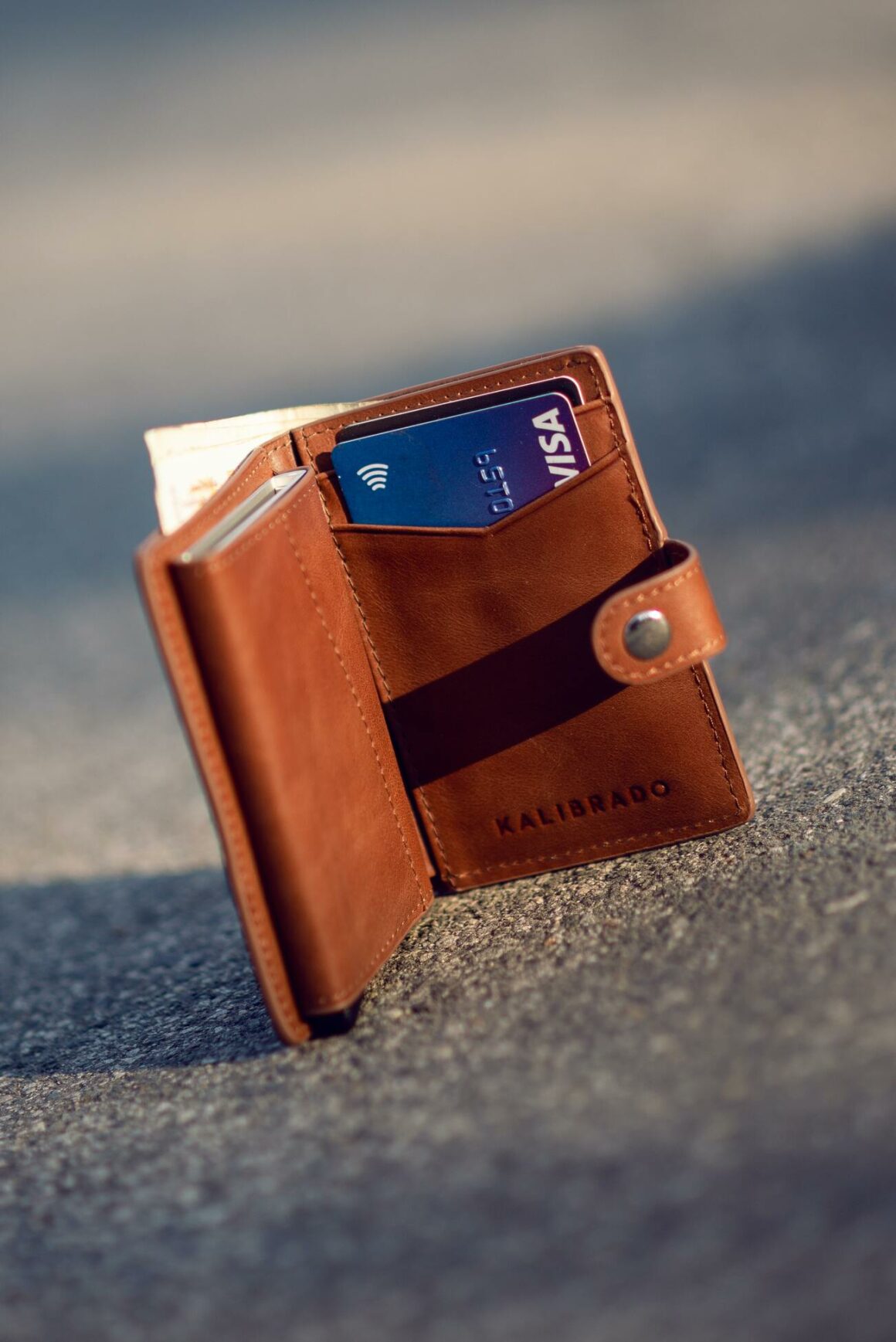 Minimalist Wallets for Men and Women 