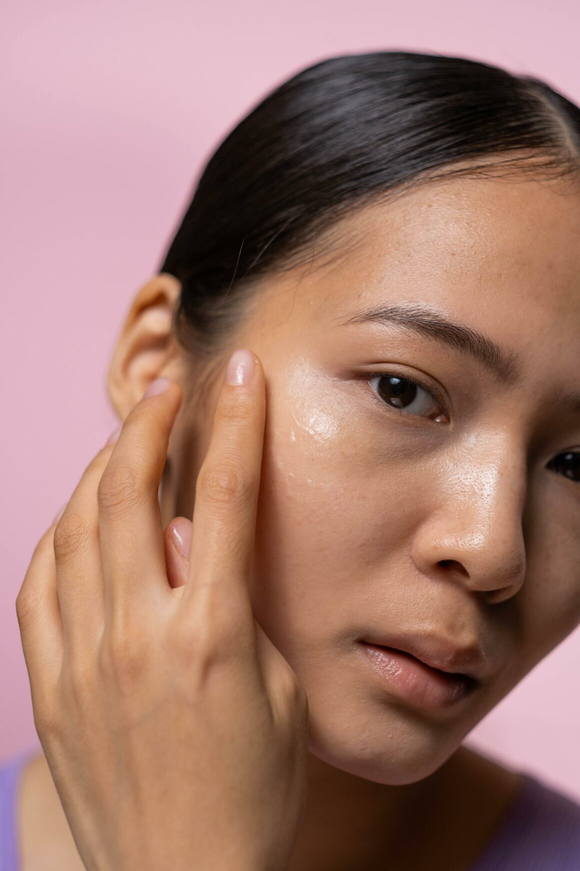 How to Create a Minimalist Skincare Routine That Works For You