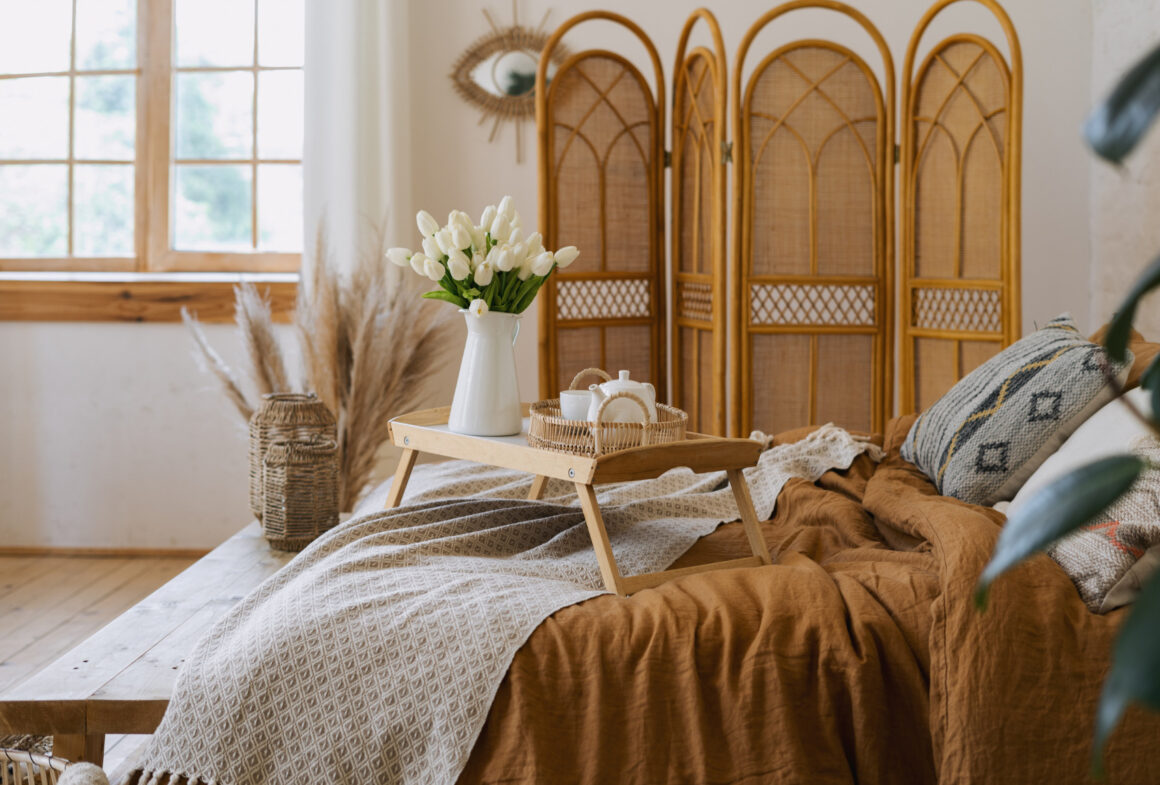 How to Create a Minimalist Bohemian Bedroom