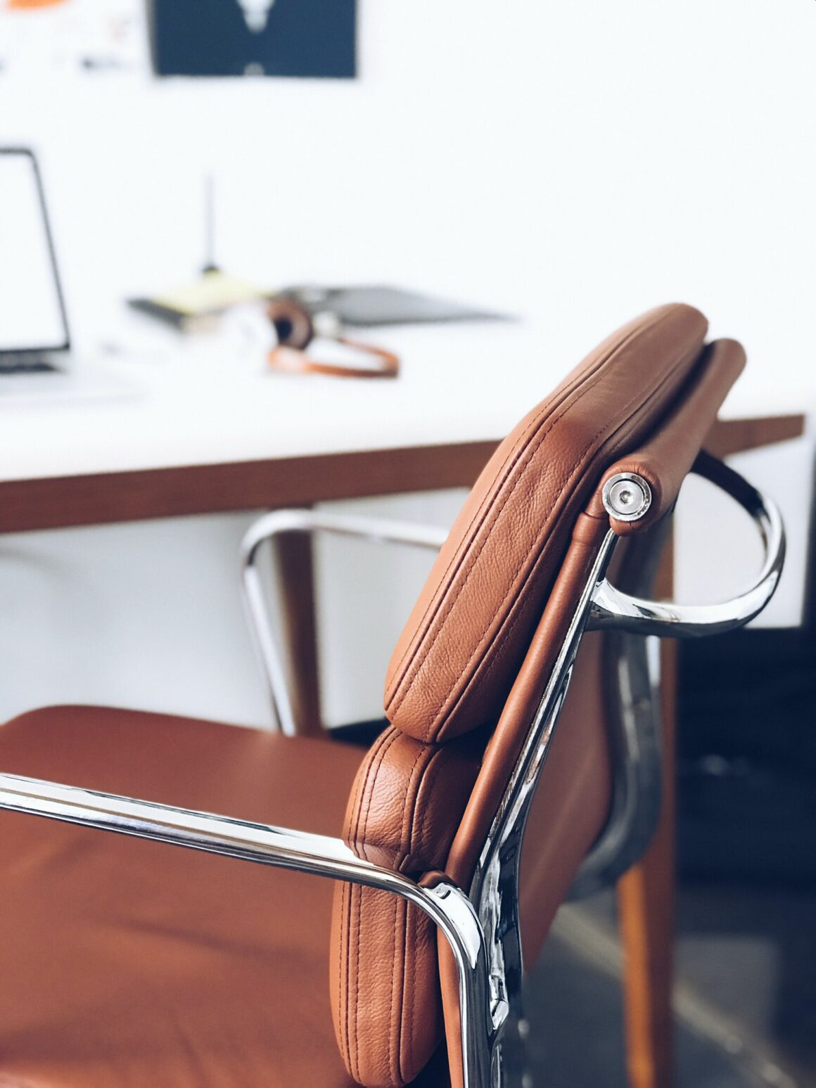 Best Minimalist Office Chairs for an Elegant Workspace_1